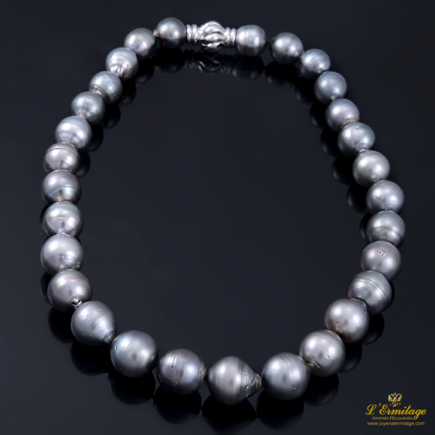 Collar perlas de tahiti con broche en oro blanco