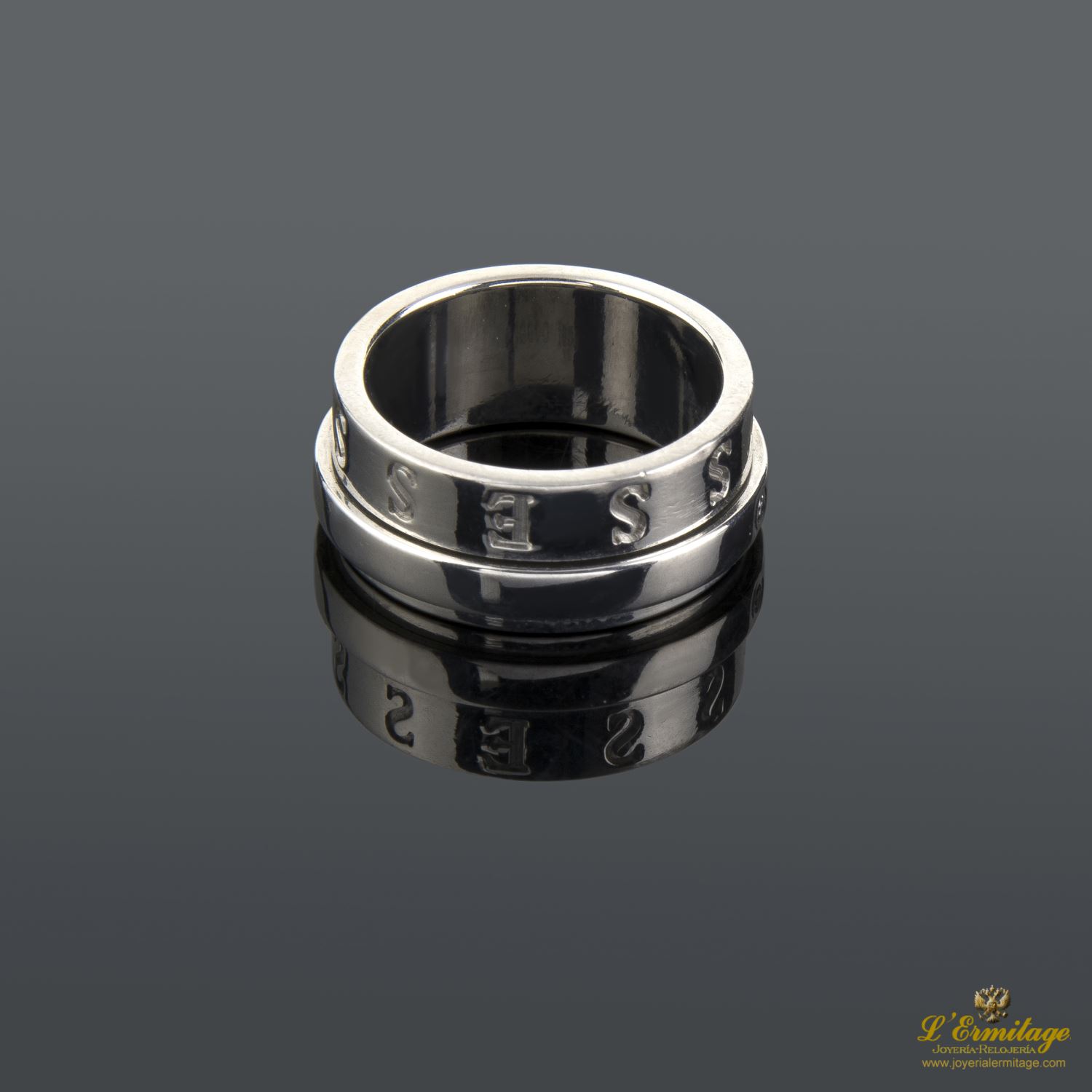 Alianza piaget possession oro blanco y diamantes.