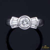 ANILLOS / SORTIJAS<BR>SORTIJA ORO BLANCO Y DIAMANTES.