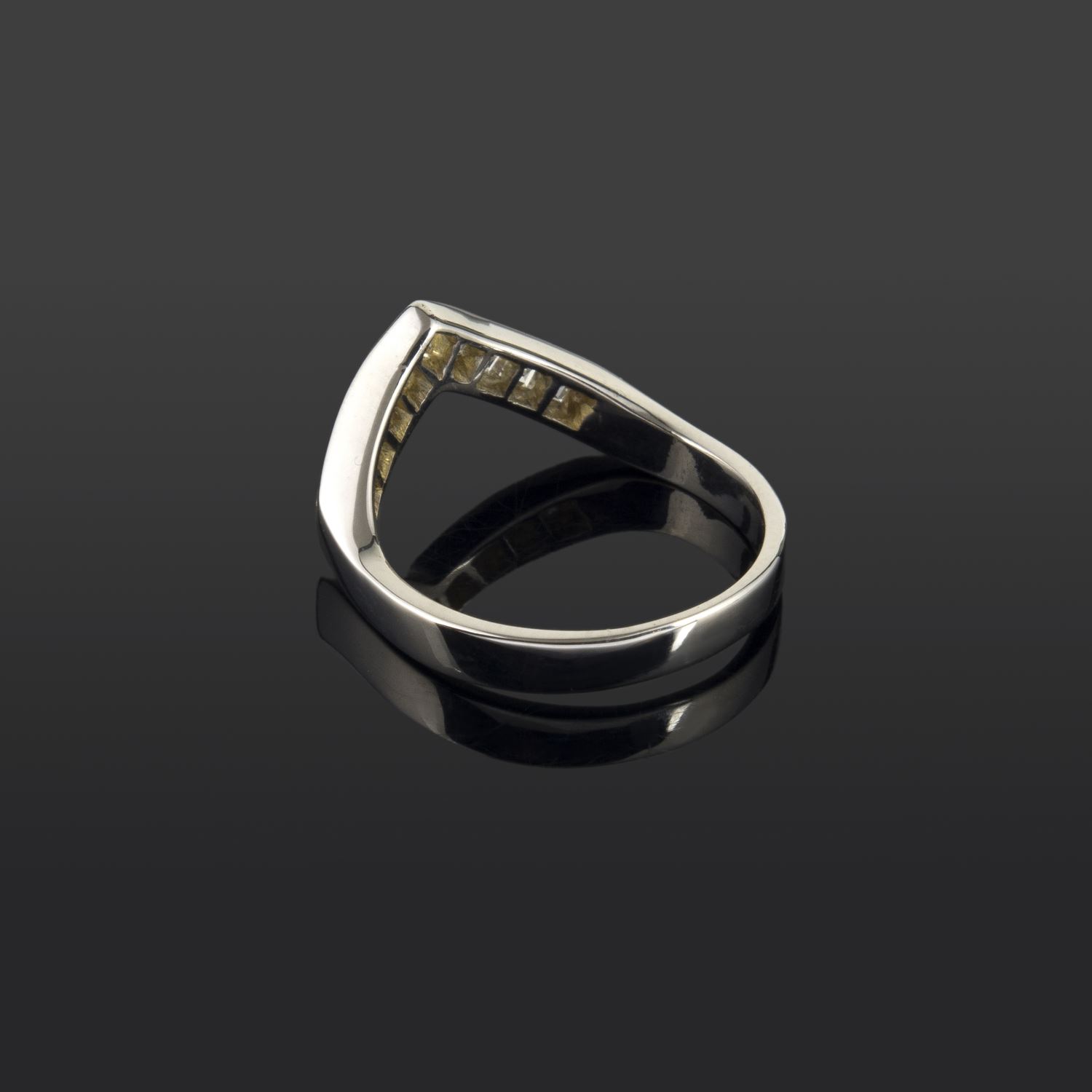 Sortija en oro blanco con diamantes