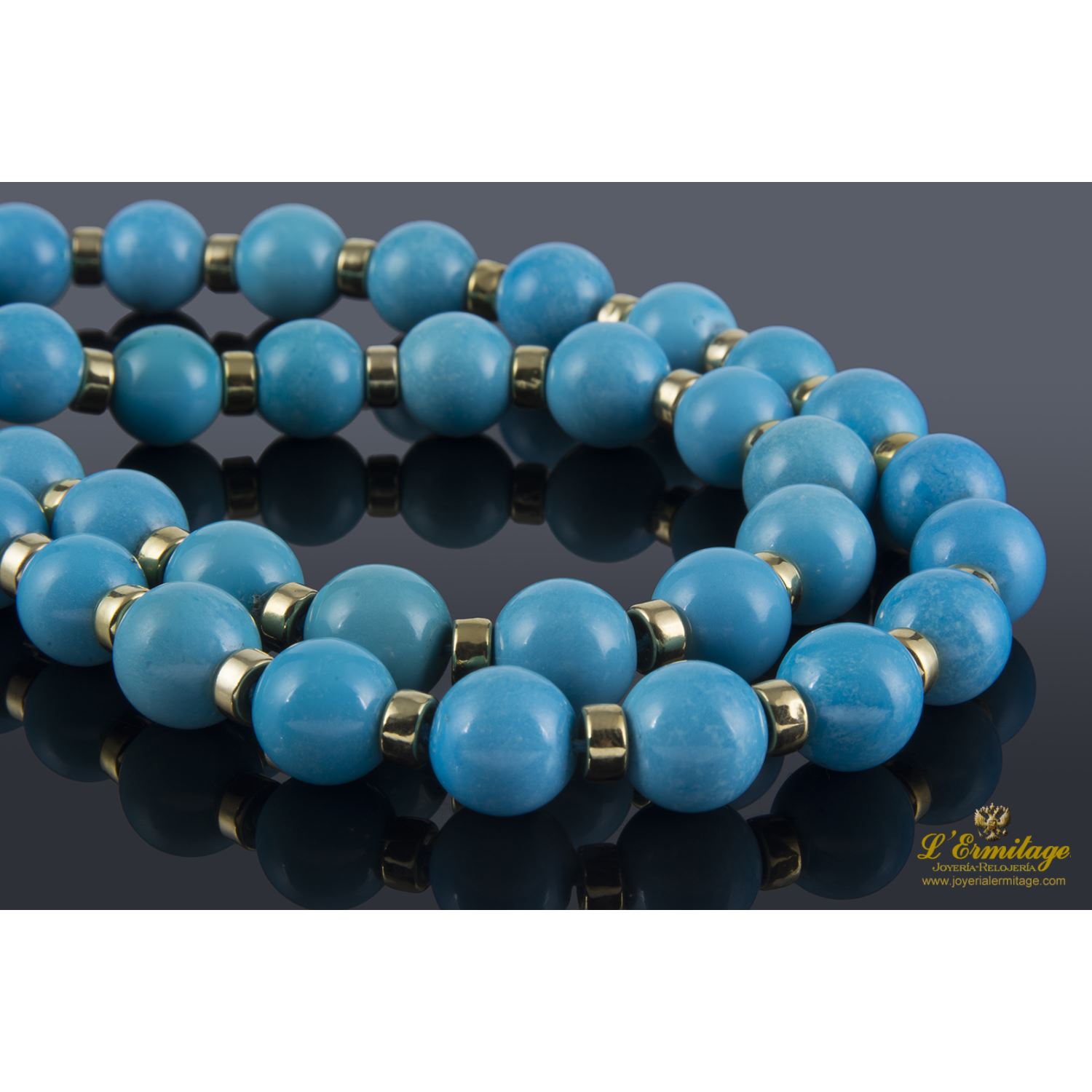 Collar en oro amarillo con cuarzo turquesa.