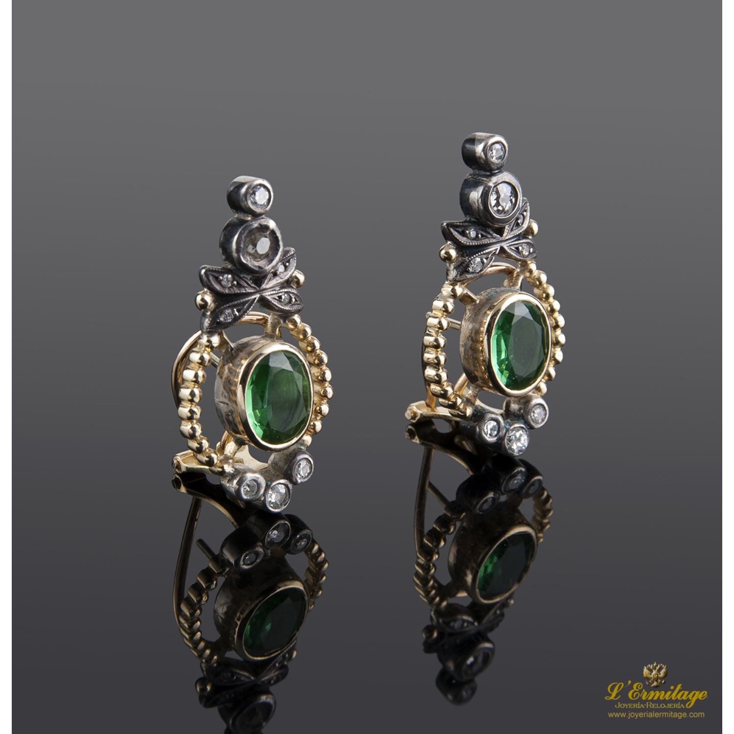 Pendientes antiguos oro amarillo y plata con esmeraldas y diamantes.
