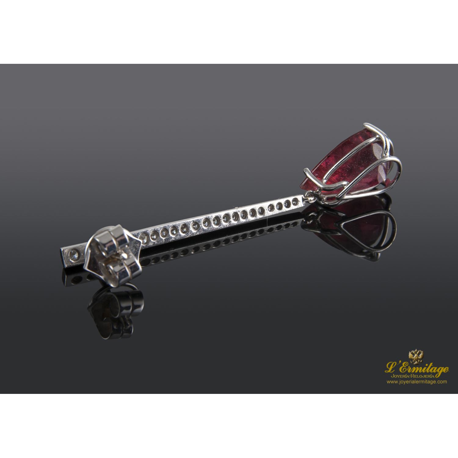 Pendientes colgantes oro blanco turmalinas rubelitas y diamantes.