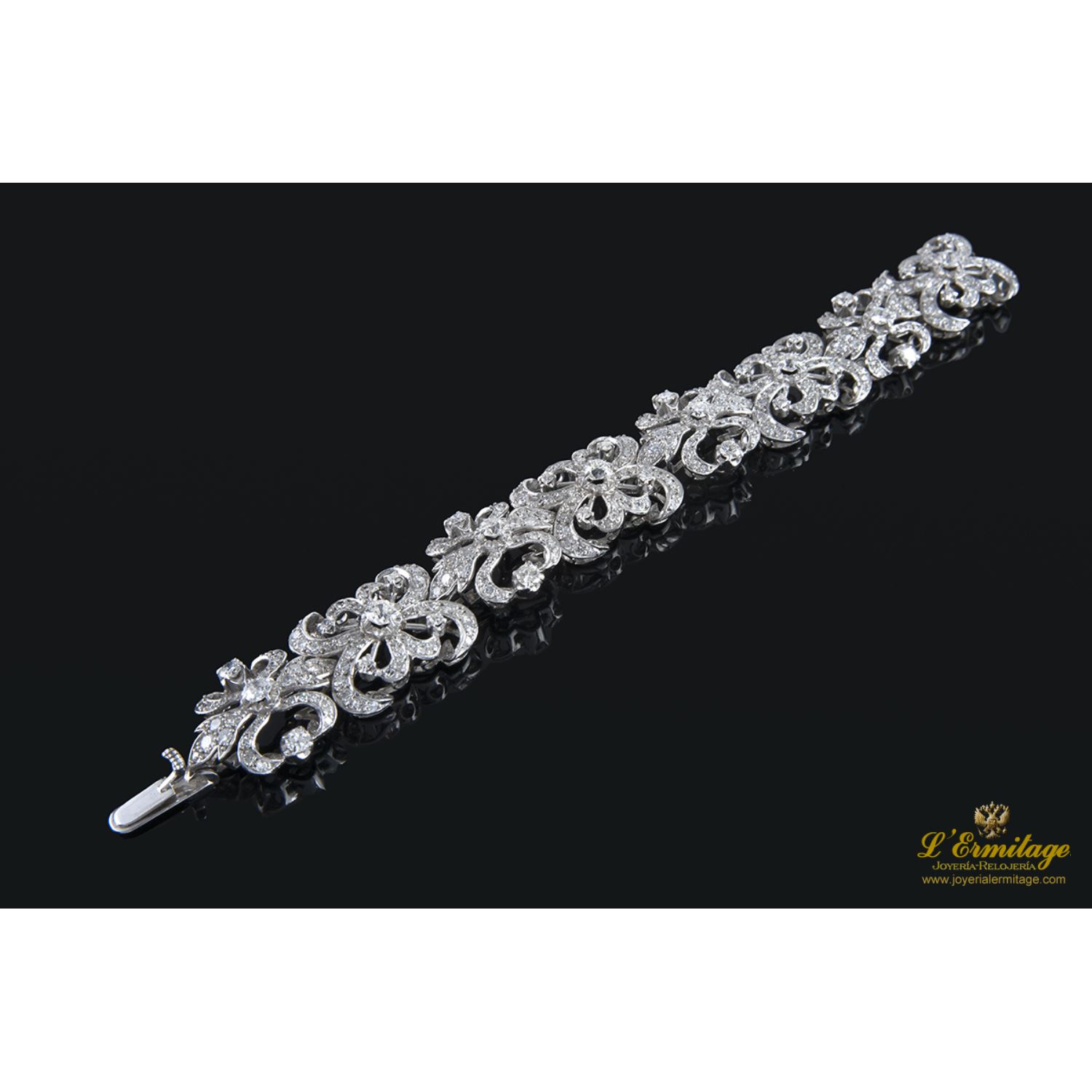 Pulsera antigua oro blanco y diamantes.