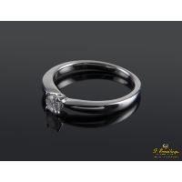 Sortija solitario oro blanco color g, pureza si1 y peso 0,20 cts.