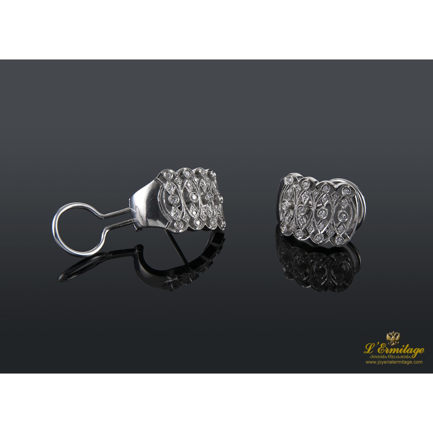 Pendientes realizados en oro blanco y brillantes