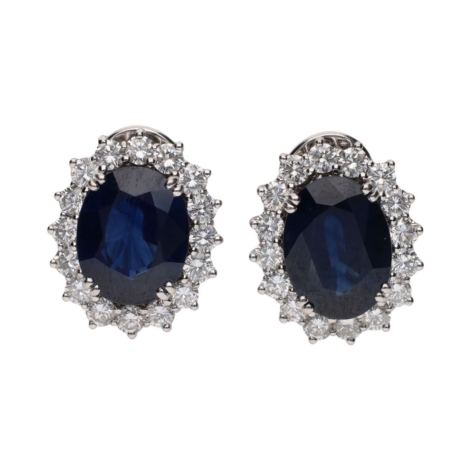 Pendientes en oro blanco con zafiros y brillantes.