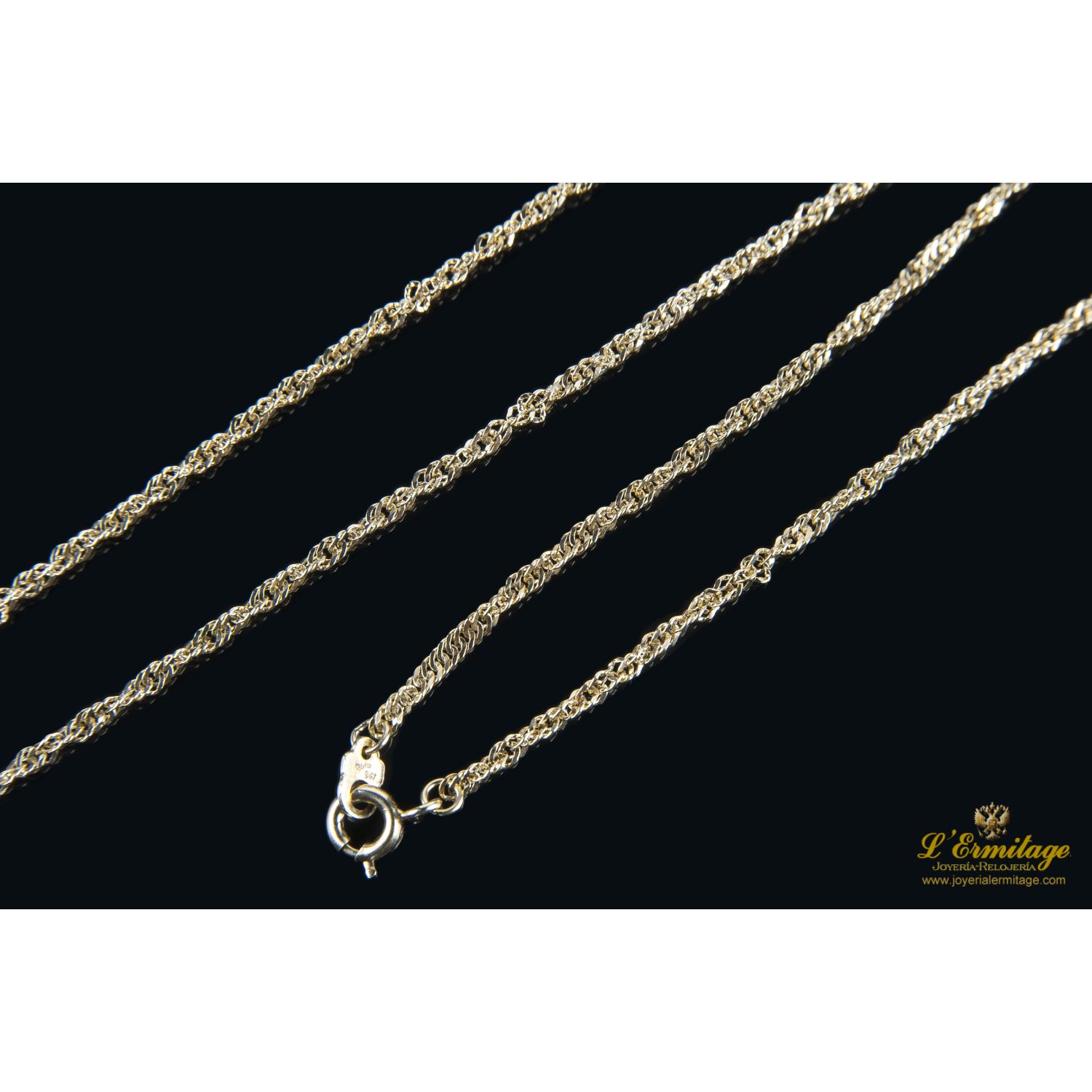 Collar realizado en oro amarillo. Medida 60cm