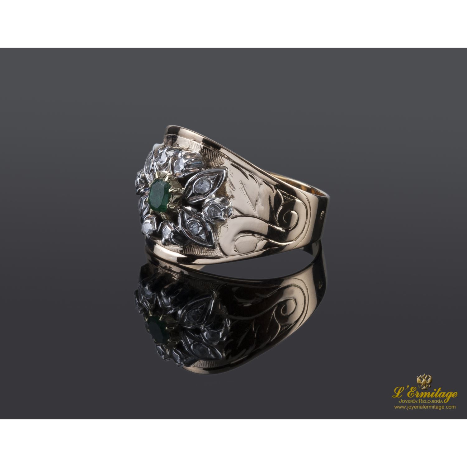 Sortija antigua oro amarillo esmeralda y diamantes talla antigua. Talla nº22