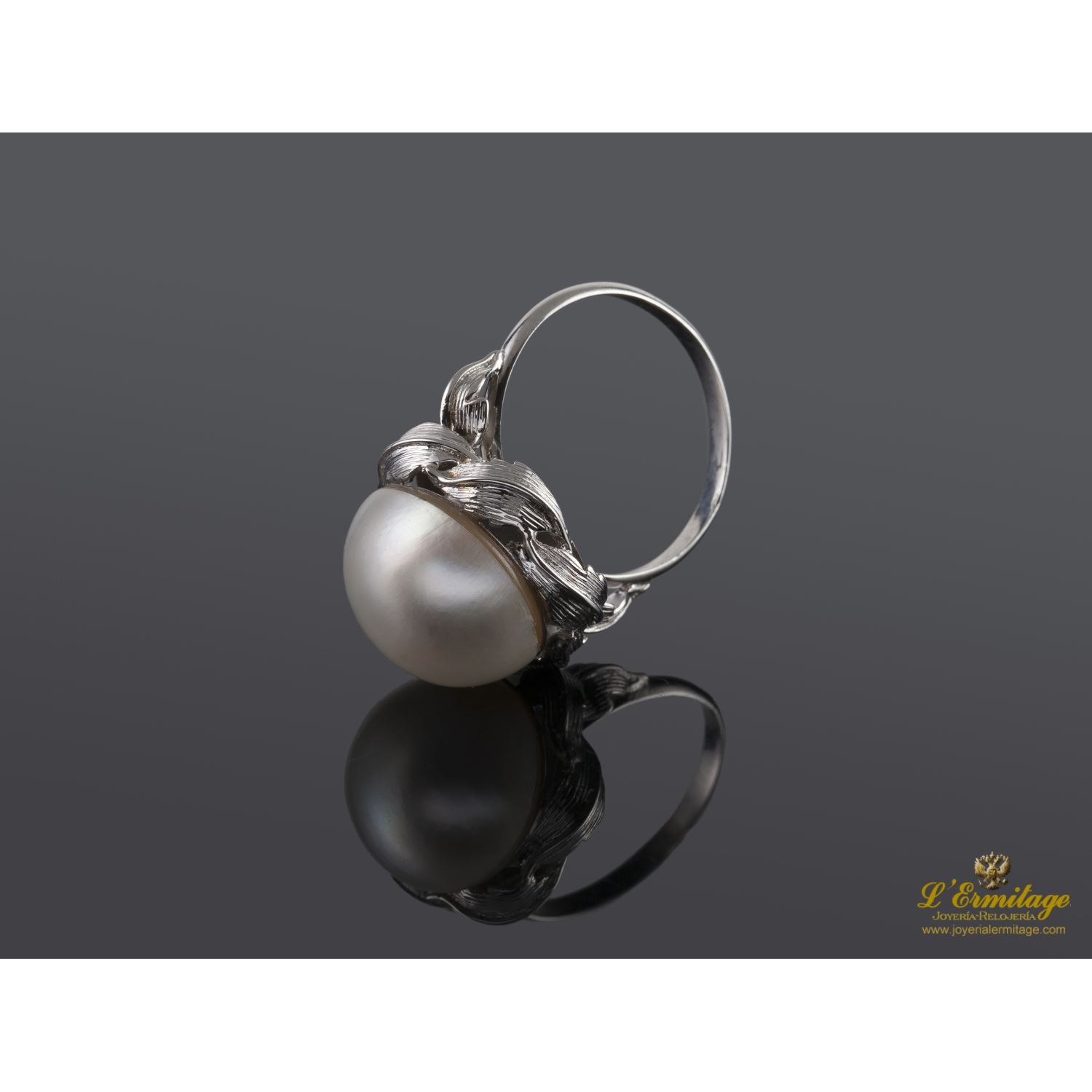 Sortija oro blanco media perla 