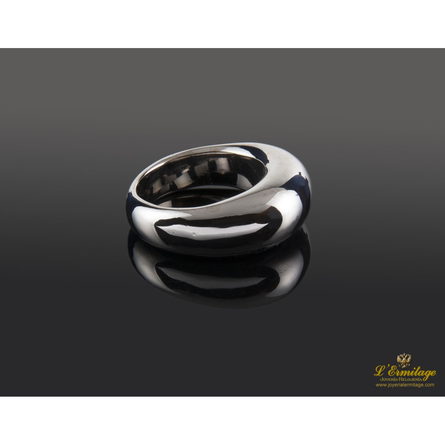 Anillo oro blanco liso media caña.