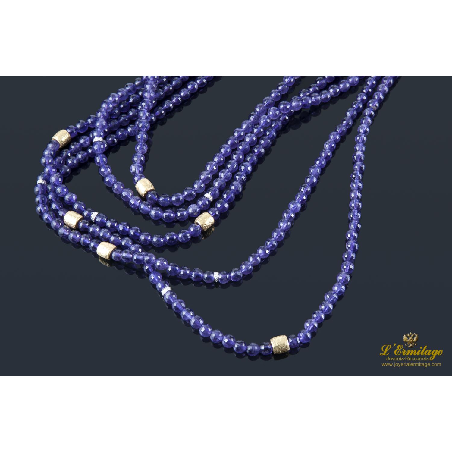 Collar amatistas con adornos oro amarillo.