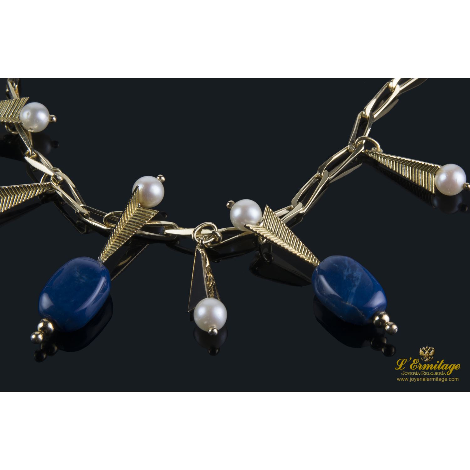 Gargantilla oro amarillo perlas y lapislázuli.