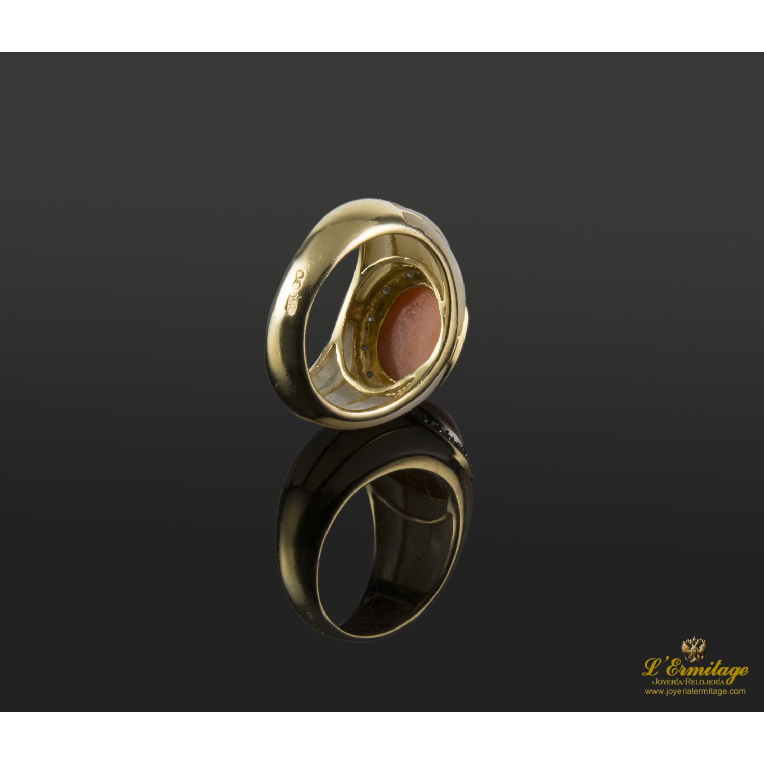 Sortija antigua oro amarillo coral y diamantes. Talla nº: 12