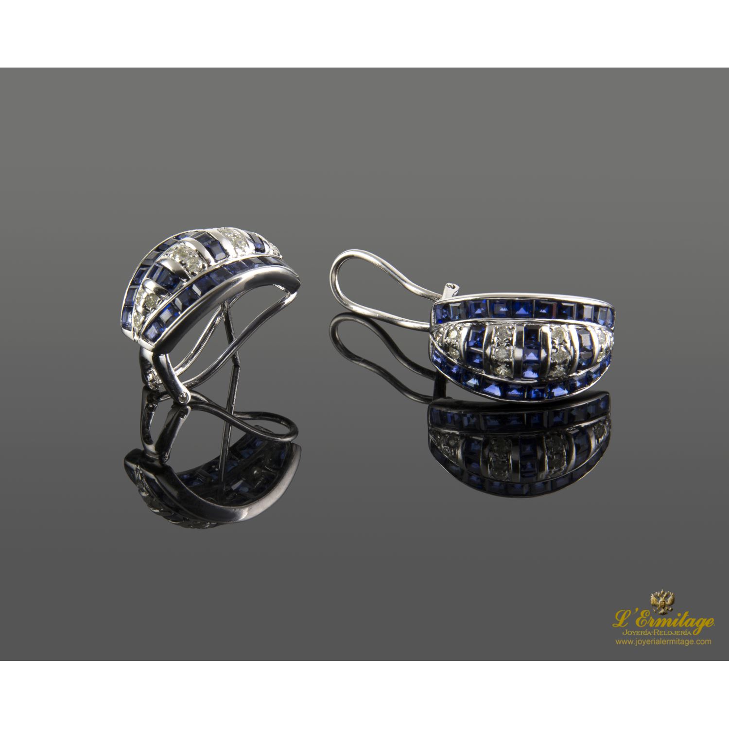 Pendientes en oro blanco con zafiros y brillantes.