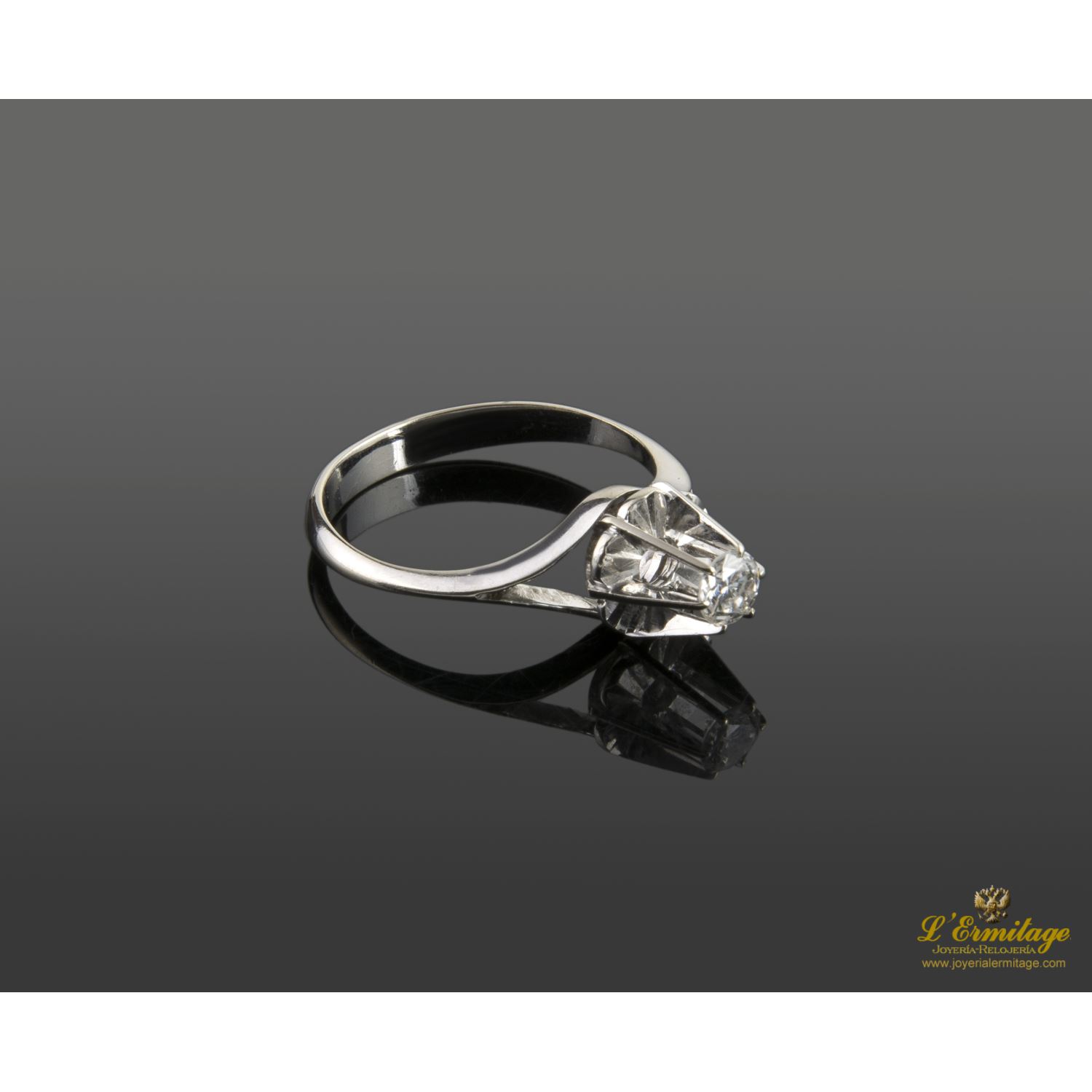 Solitario en oro blanco con brillante