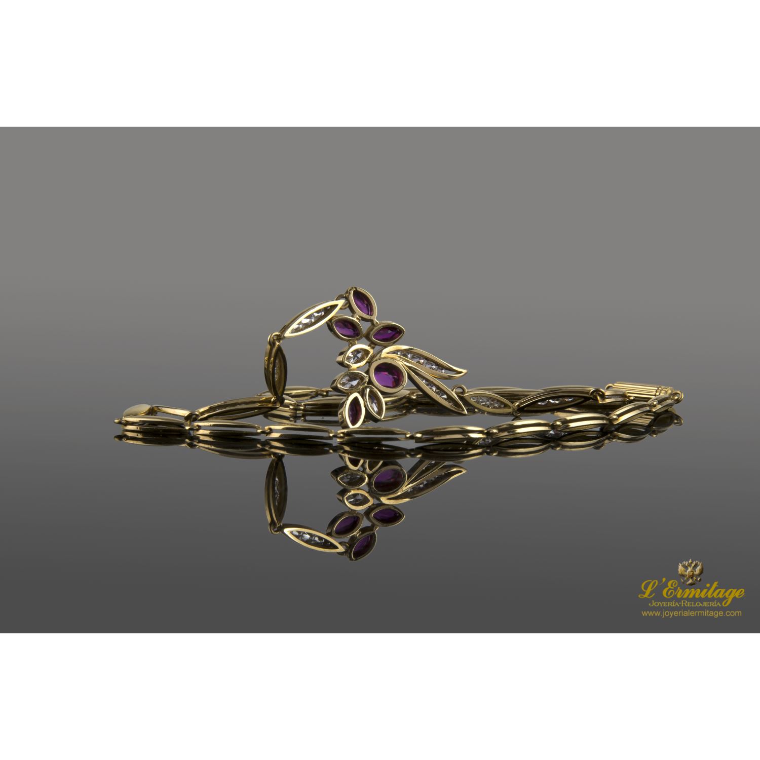 Gargantilla oro amarillo diamantes y rubíes