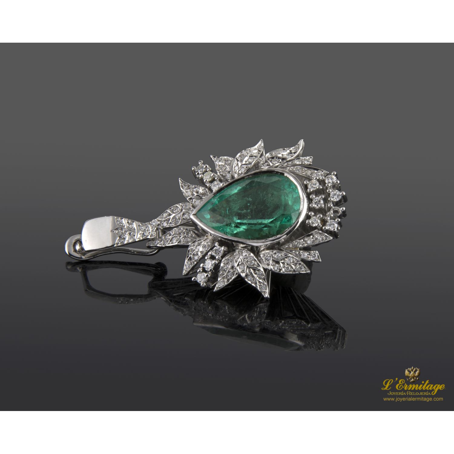 Colgante oro blanco esmeralda y diamantes