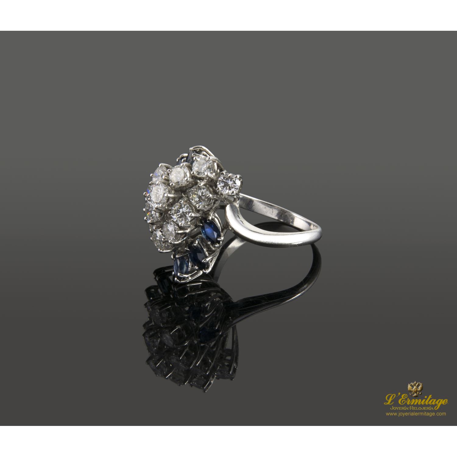 Sortija oro blanco zafiros y diamantes