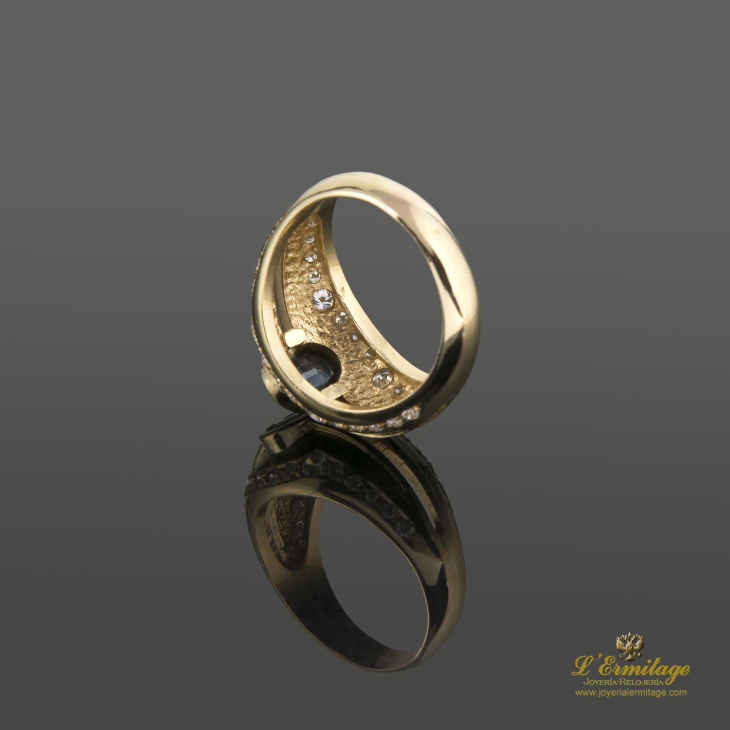 Sortija oro amarillo zafiro y diamantes