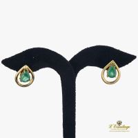 Pendientes oro amarillo y esmeraldas.