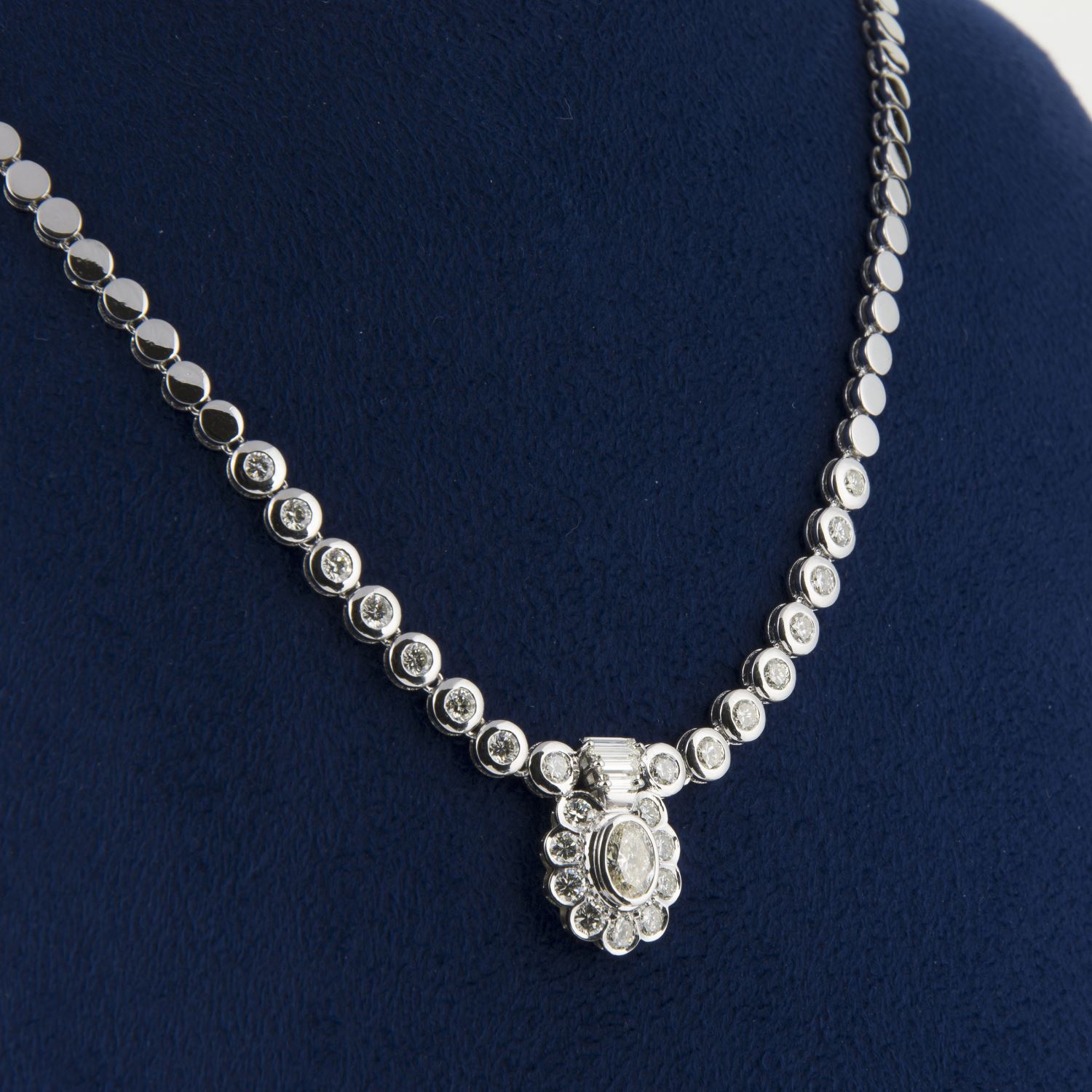 Gargantilla oro blanco y diamantes