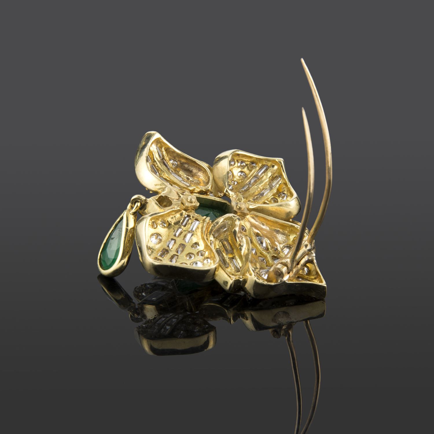 Broche-alfiler doble oro amarillo esmeraldas y diamantes