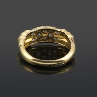 Anillo cartier oro amarillo y diamantes. Talla 54.