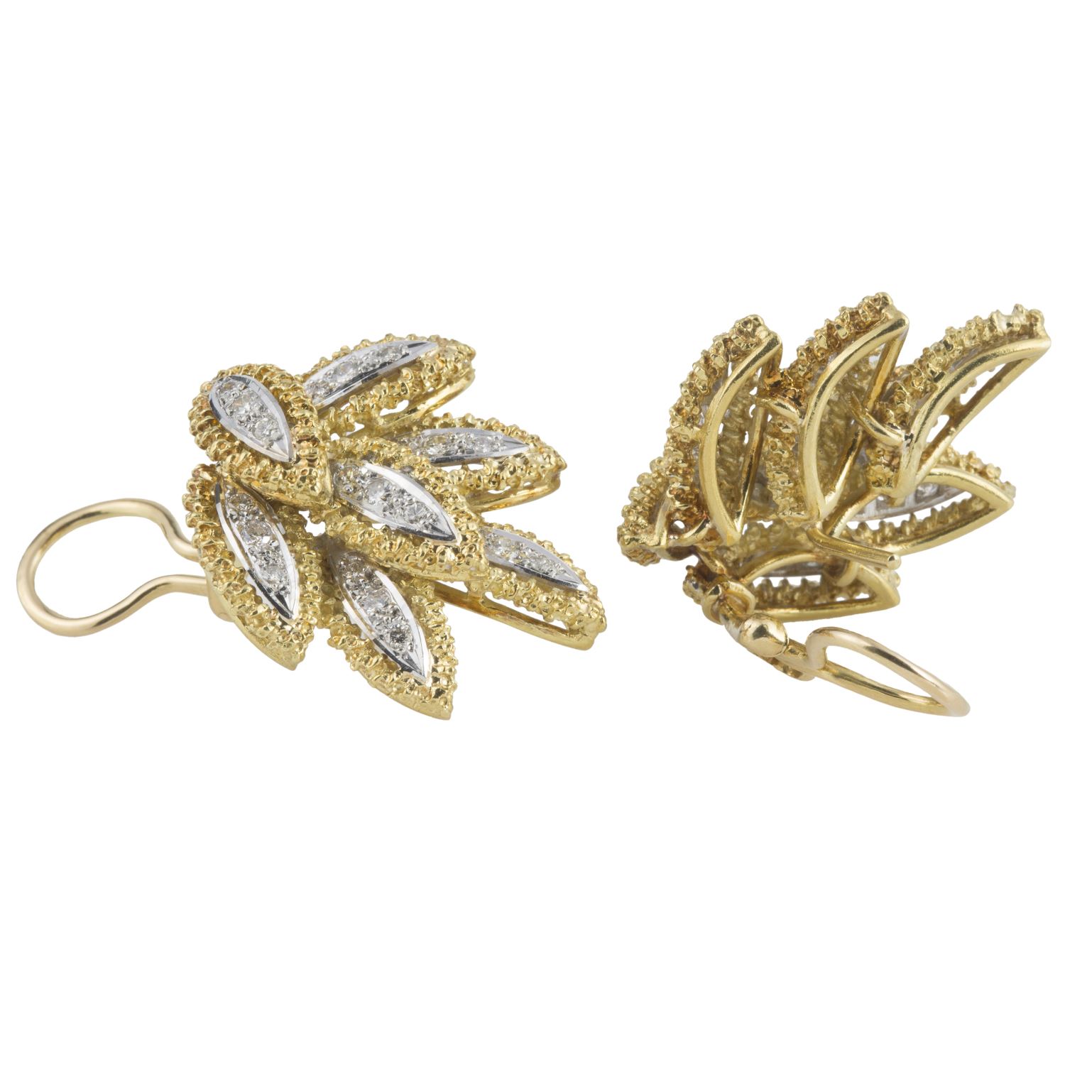 Pendientes forma de hoja oro amarillo oro blanco y diamantes