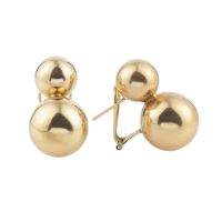 Pendientes en oro amarillo con cierre omega.