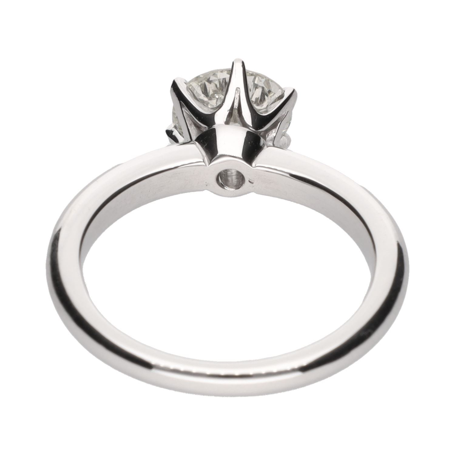 Solitario en oro blanco y brillante color l, pureza vs1 y peso 1,45ct.