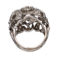 Sortija antigua en oro blanco y brillantes. Talla 10.