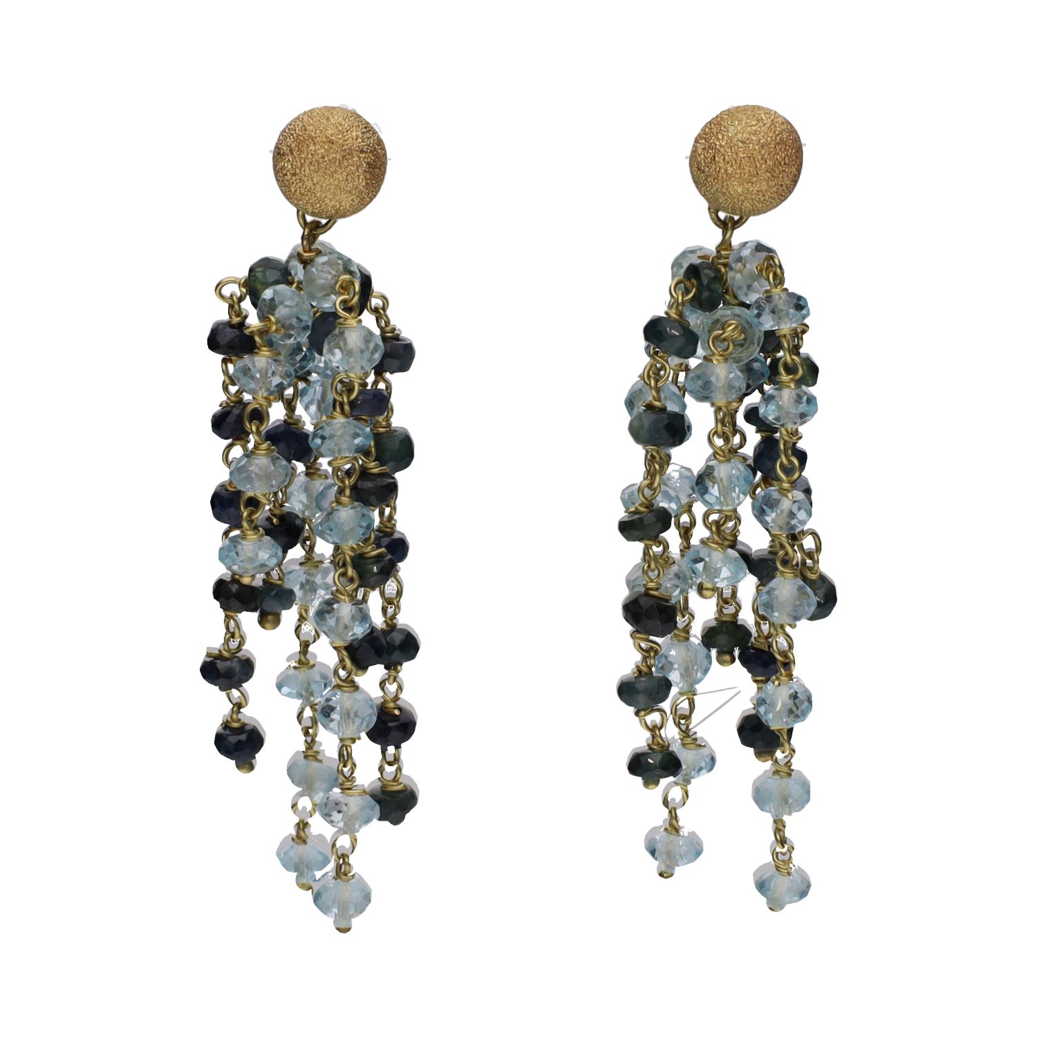Pendientes largos en oro amarillo con bolitas de topacios y zafiros.