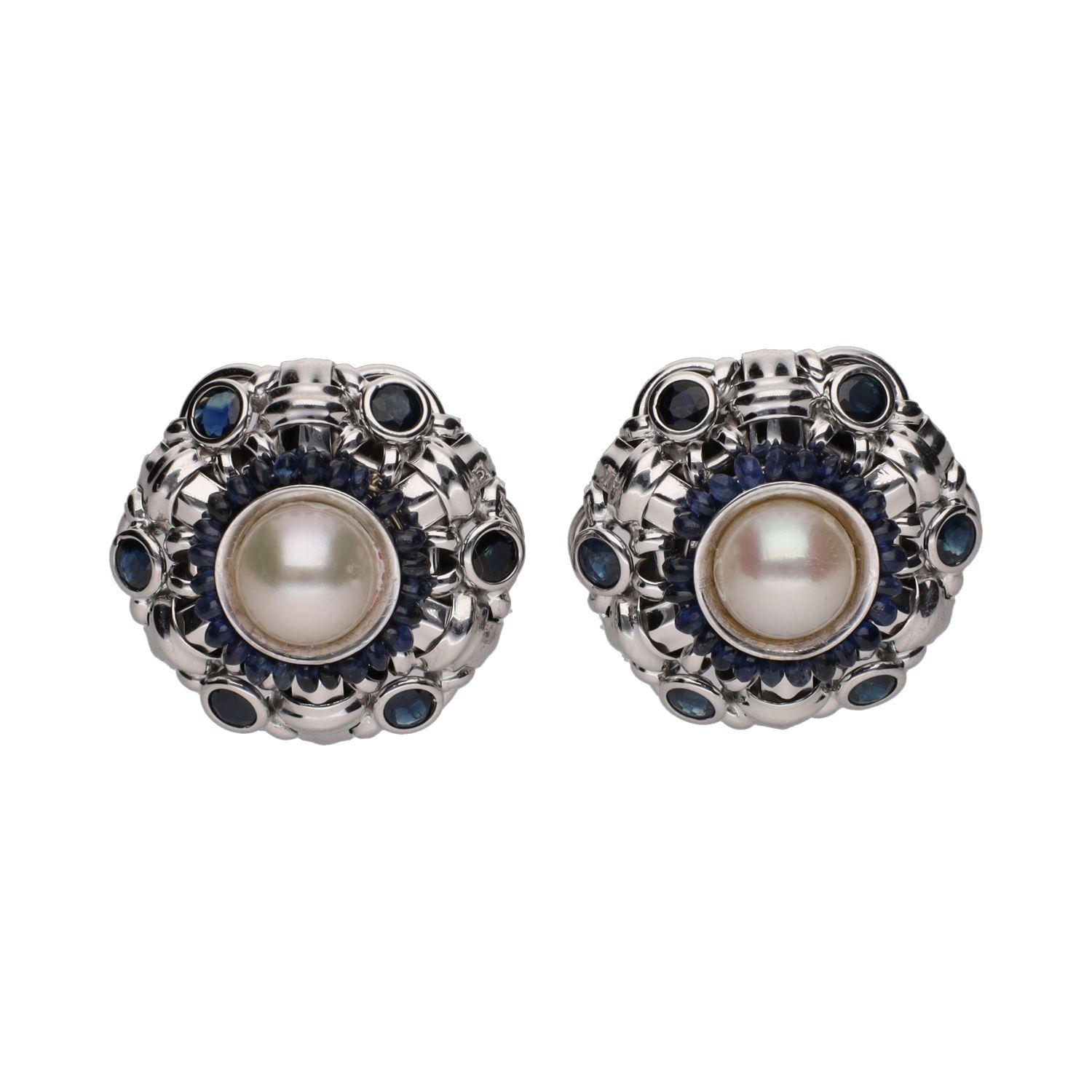 Pendientes en oro blanco con perlas y zafiros.