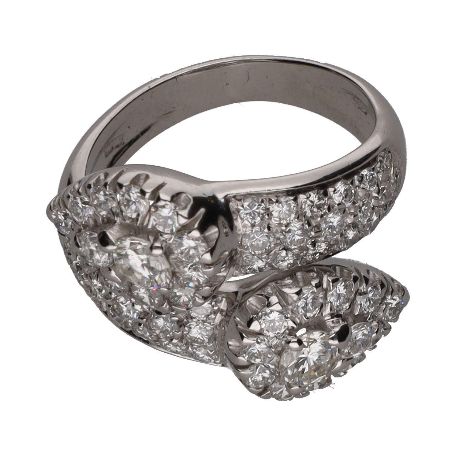 Sortija tipo tu y yo en oro blanco con brillantes. Talla 14.