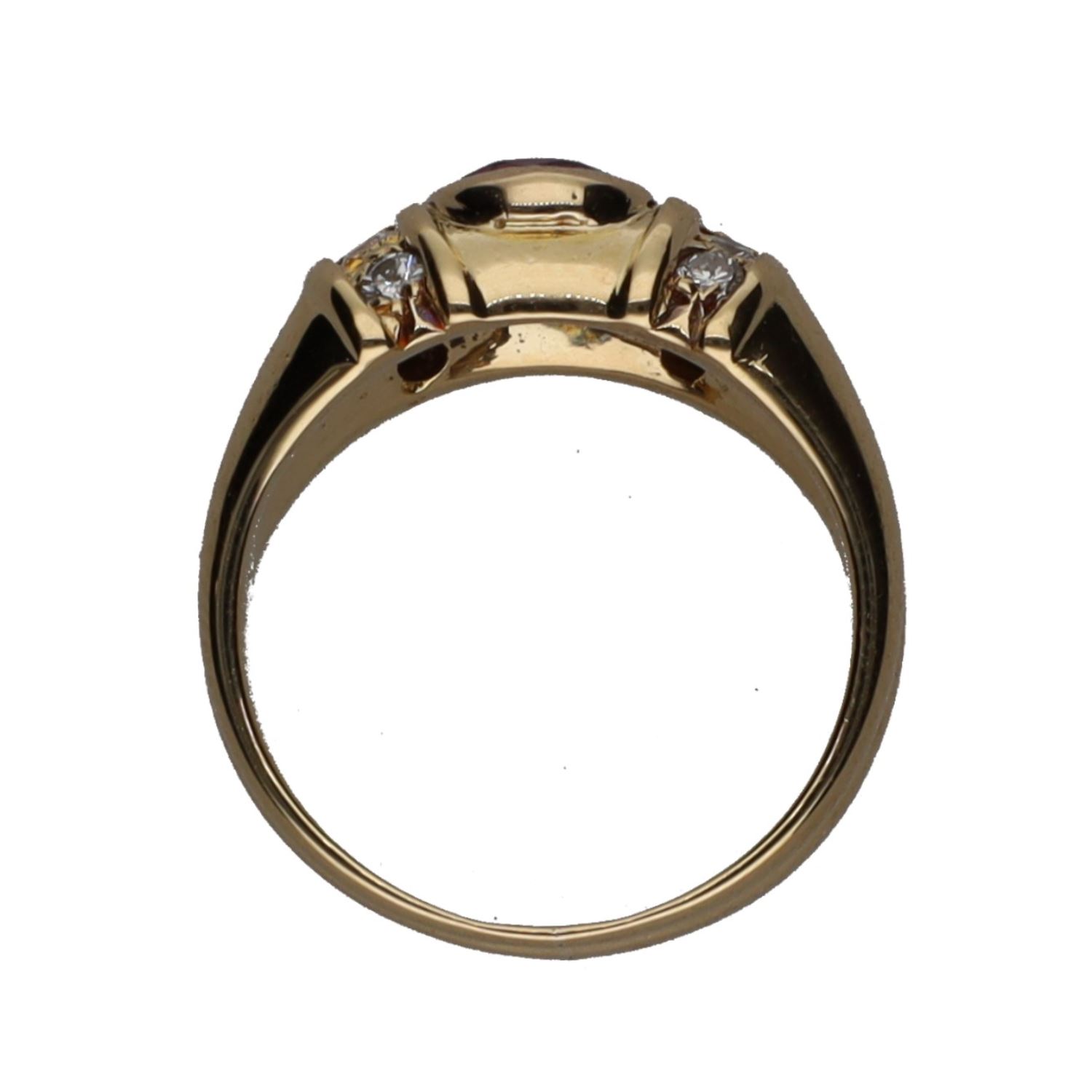 Sortija en oro amarillo con rubí y brillantes. Talla 8.