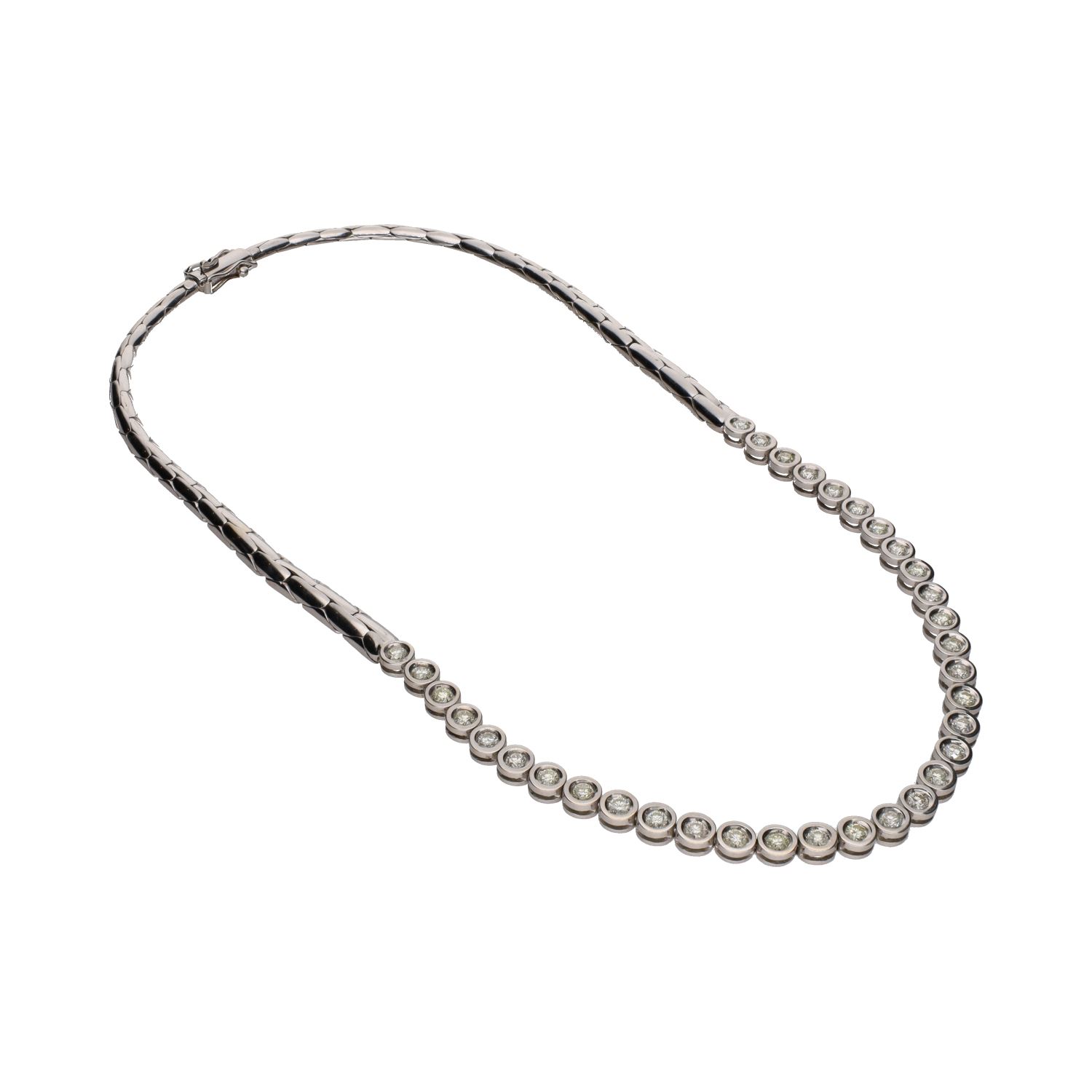 Collar en oro blanco con brillantes en chatón.