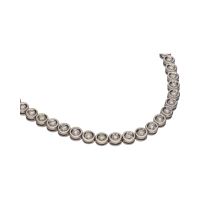 Collar en oro blanco con brillantes en chatón.