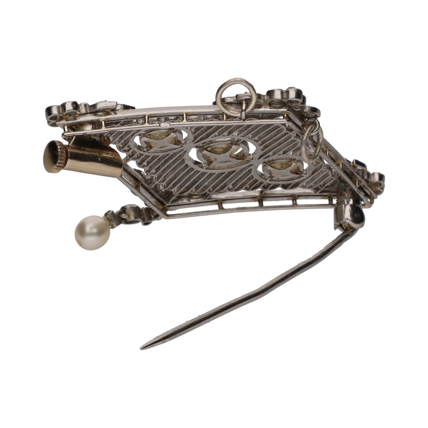 Broche en platino con diamantes y perlas.