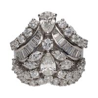 Sortija en oro blanco con diamantes. Talla 17.