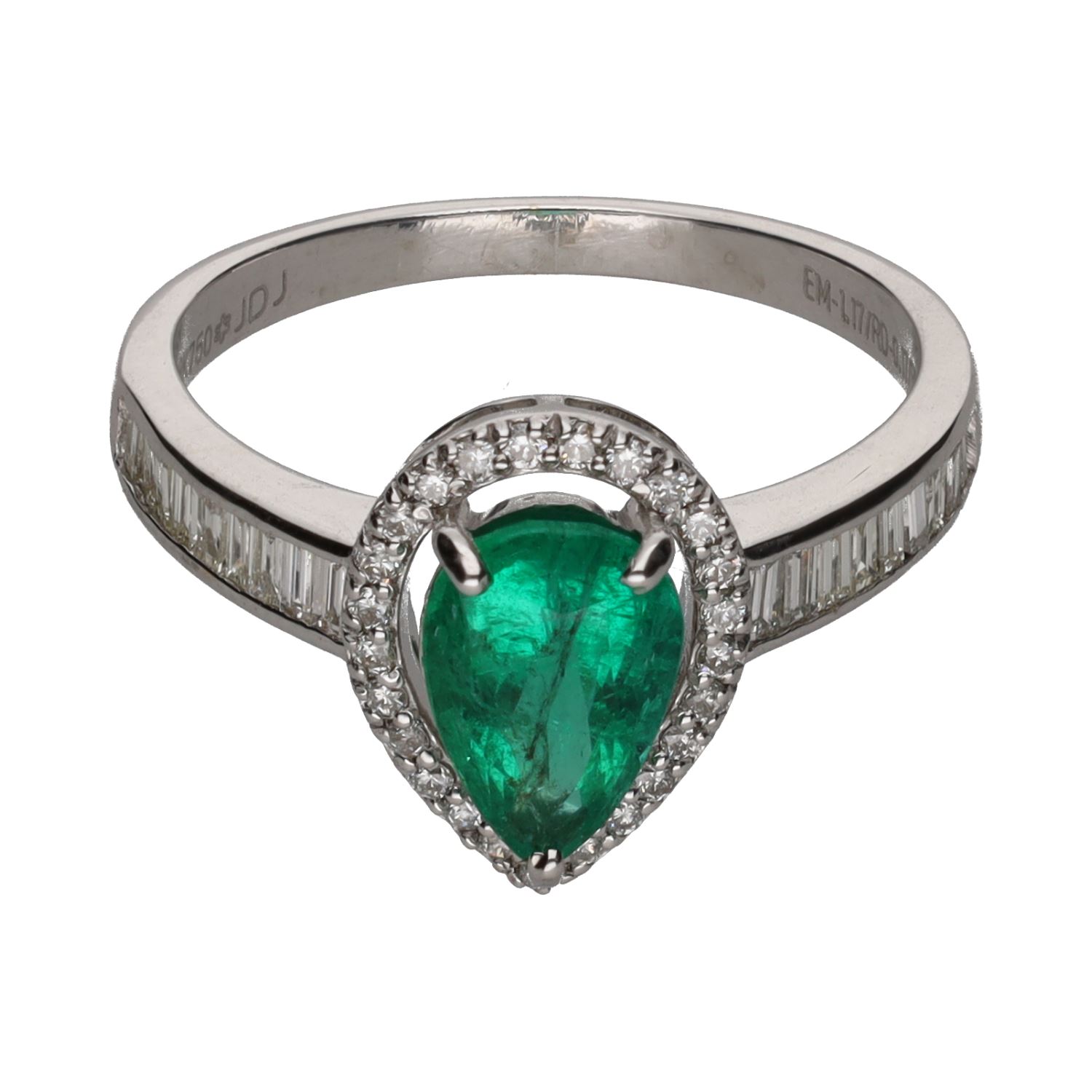 Sortija en oro blanco con esmeralda y diamantes. Talla 15.