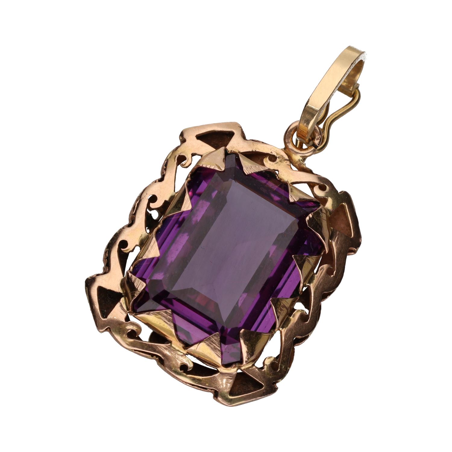 Colgante en oro amarillo con una amatista.