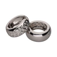 Pendientes argolla ancha en oro blanco con brillantes.