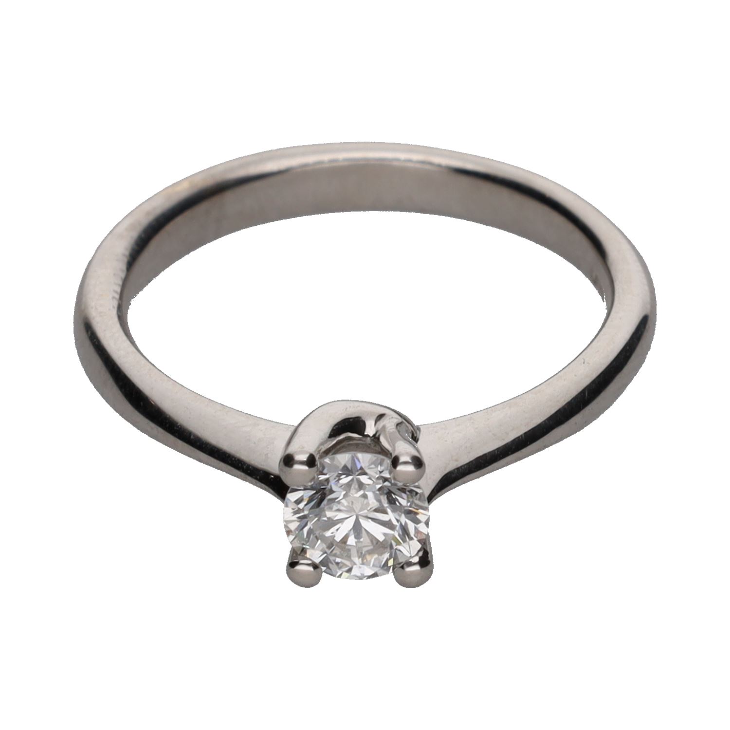 Solitario en oro blanco con un brillante. Talla 13.