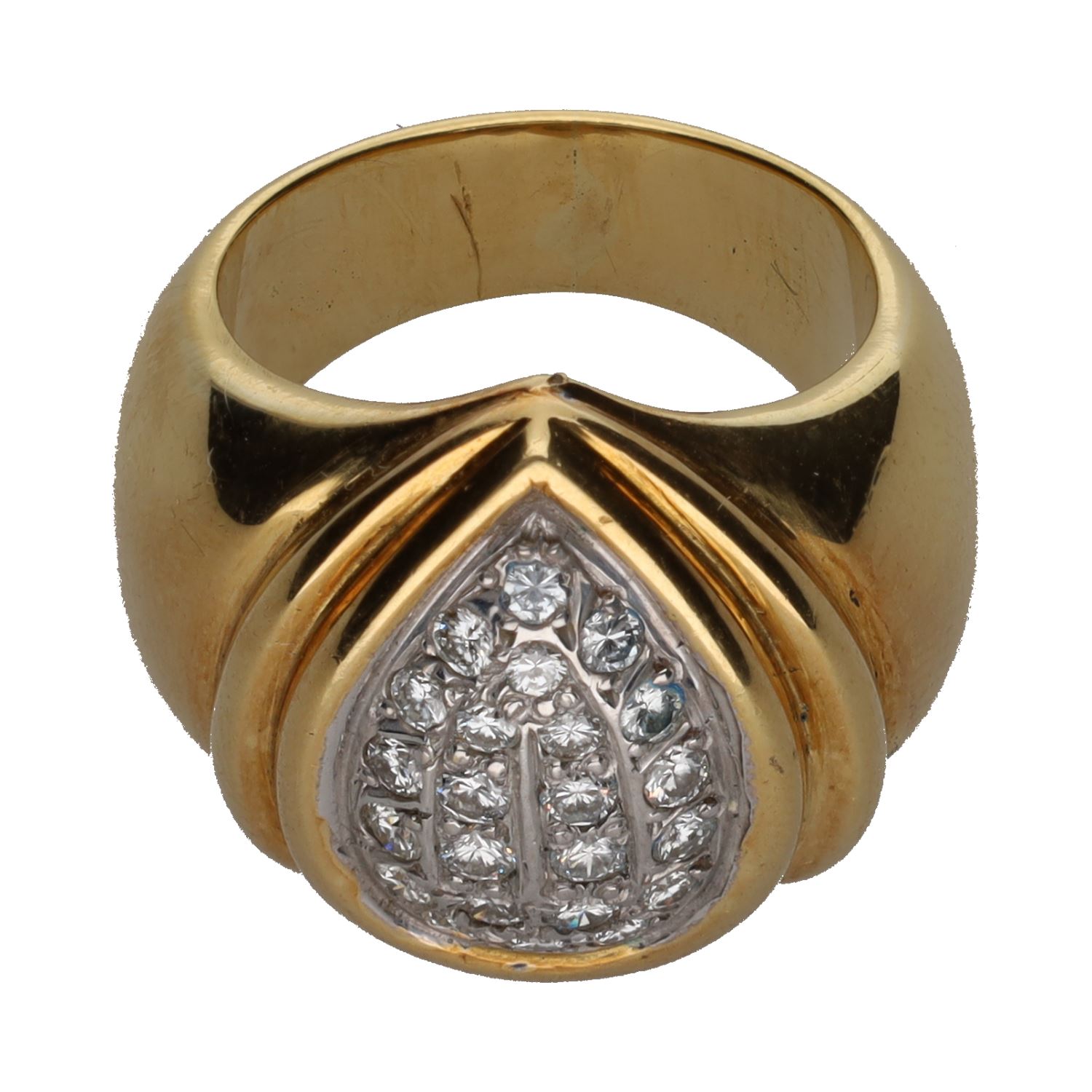 Sortija en oro amarillo con cuajado de brillantes. Talla 9.