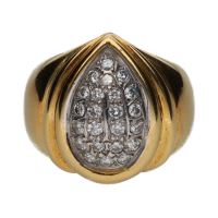 Sortija en oro amarillo con cuajado de brillantes. Talla 9.