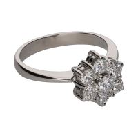 Sortija en oro blanco con brillantes. Talla 12.