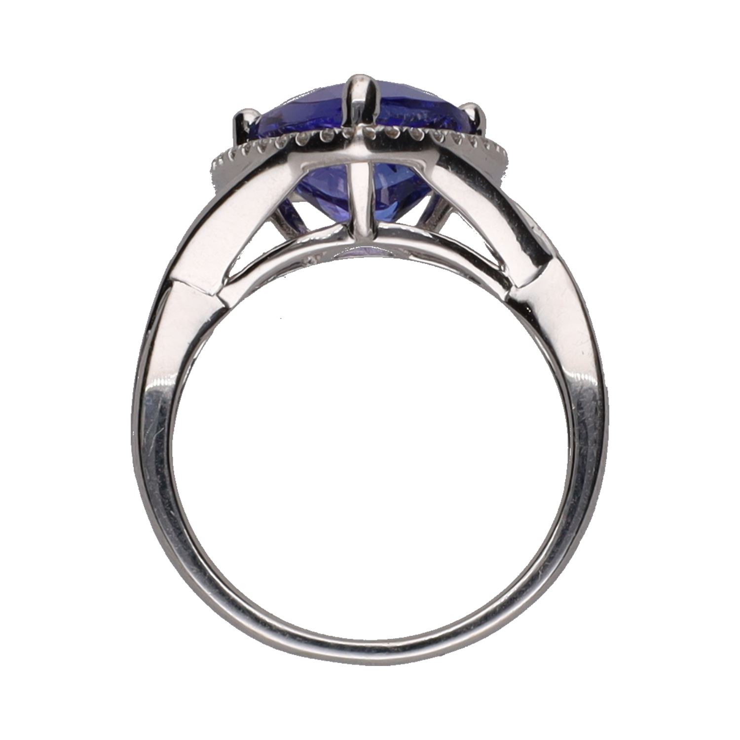 Sortija en oro blanco con amatista y brillantes. Talla 10.