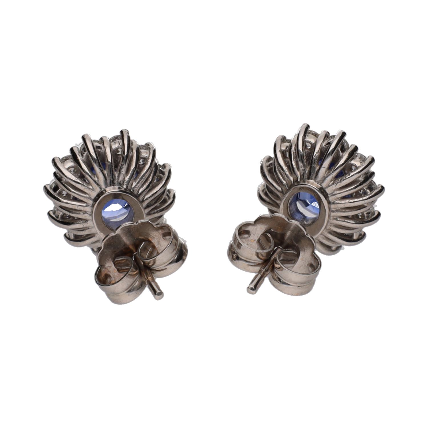 Pendientes en oro blanco con zafiros y brillantes.