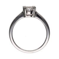 Sortija en oro blanco con cuatro brillantes. Talla 14.